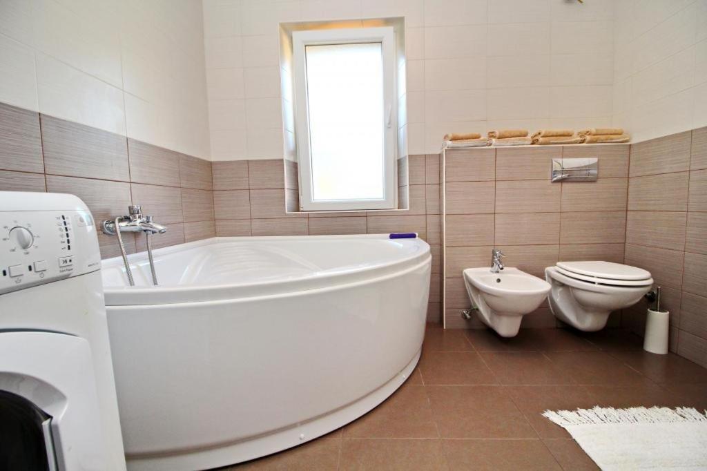 Apartment Lucija ヴェラ・ルカ エクステリア 写真