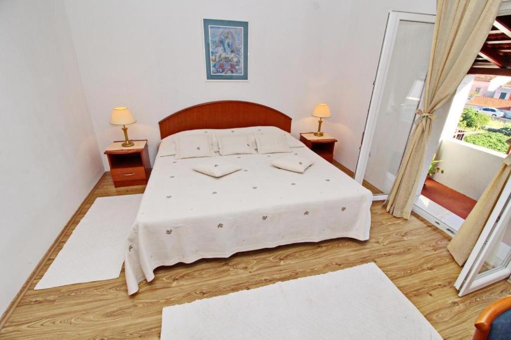Apartment Lucija ヴェラ・ルカ エクステリア 写真